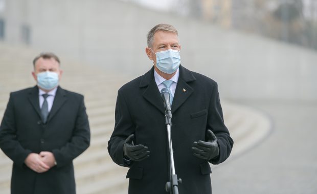 Klaus Iohannis, despre vaccinul împotriva Covid-19: „Există o şansă mare să fie aprobat înainte de Crăciun. Prima șarjă va fi de 10.000 de doze”