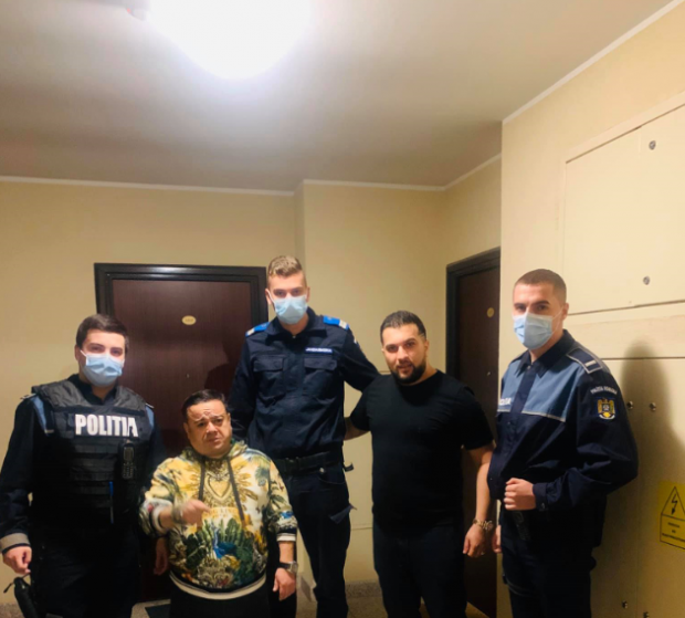 Polițiștii și jandarmul care s-au fotografiat cu Adrian Minune și Tzanka Uraganul, la petrecerea la care i-au amendat, sunt în vizorul șefilor