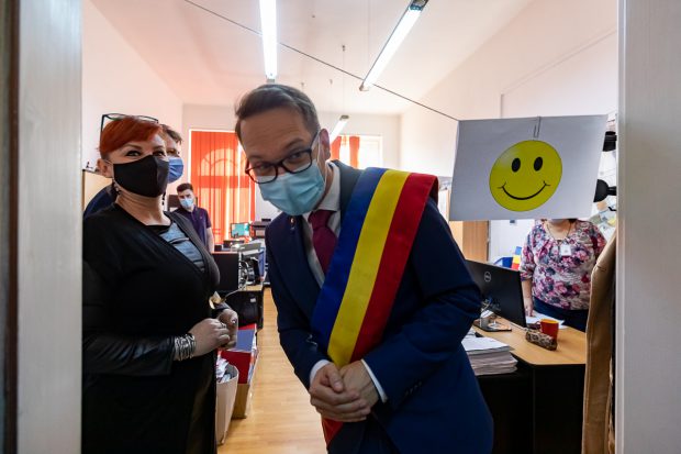 Răspunsul lui Dominic Fritz la insinuările că ar fi spion german: „Nu am stofă de James Bond”