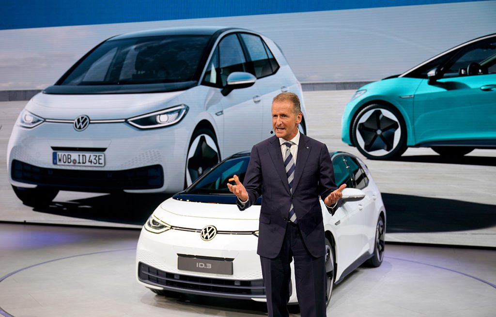 Șeful Volkswagen: Trecerea la mașini electrice este o “problemă de supraviețuire”