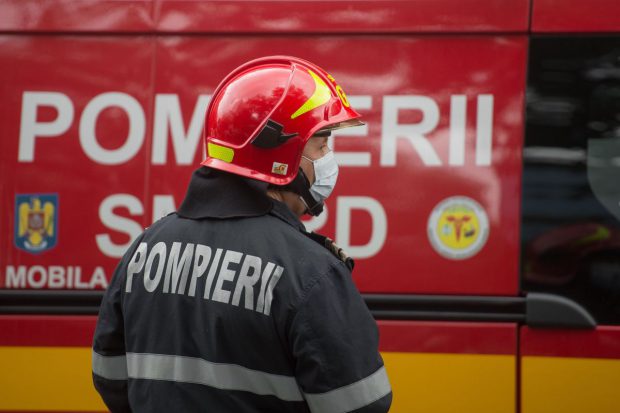 Alarmă de incendiu la Centrul de vaccinare de la Spitalul CFR Braşov. Focul a izbucnit de la o priză