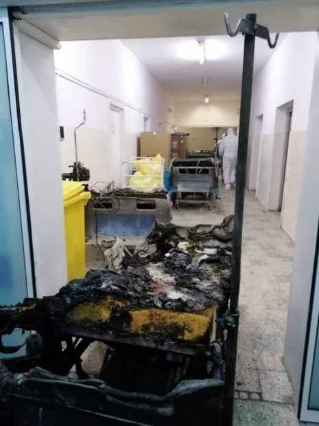 A fost externat singurul pacient care a supraviețuit după incendiul de la spitalul din Piatra Neamț a fost externat