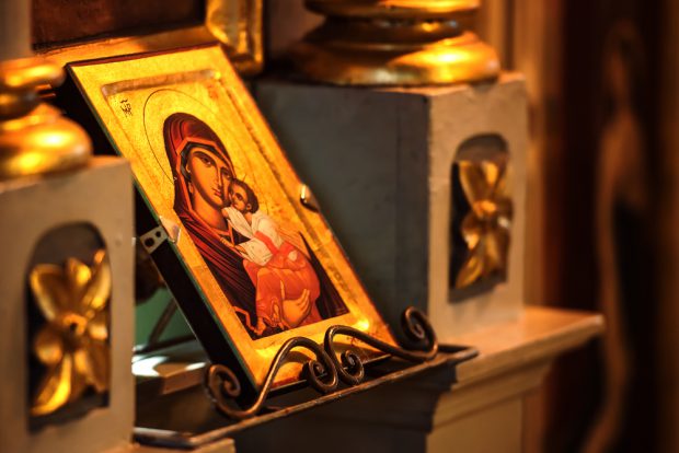 Reguli stricte în București pentru slujbele religioase de Crăciun și Bobotează. Ce nu au voie preoții să facă