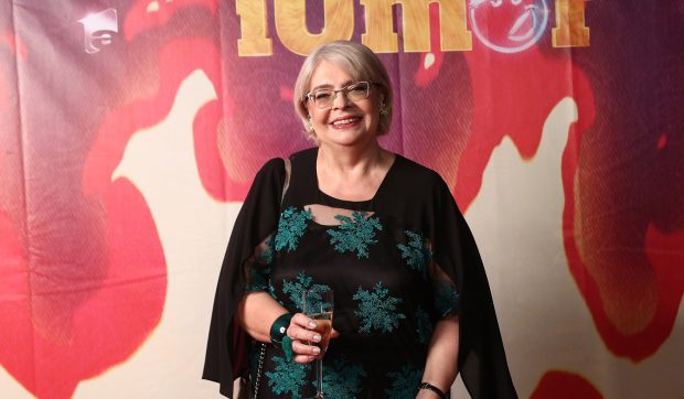 Imagine Stire Imagini cu Irina Margareta Nistor mai slabă cu 40 de kilograme. Criticul de film, de nerecunoscut la Premiile Gopo 2026. Care este dieta ei | 2review.ro