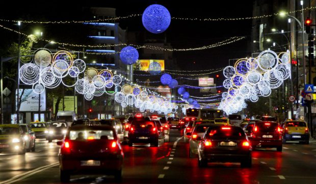 Luminițele de Crăciun din București se aprind luni seară. Nicușor Dan: ”Nu am vrut să fie consemnat ca un gest electoral”