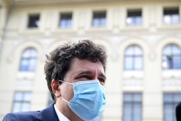 Nicușor Dan: „Ca să testezi două milioane de oameni cu testul PCR te costă 100 milioane de euro, pe care nu-i avem”