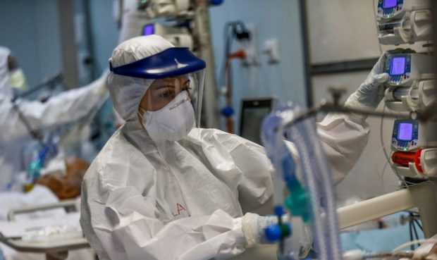 Peste 2.700 de noi cazuri de infectare și 98 de decese COVID în ultimele 24 de ore în România
