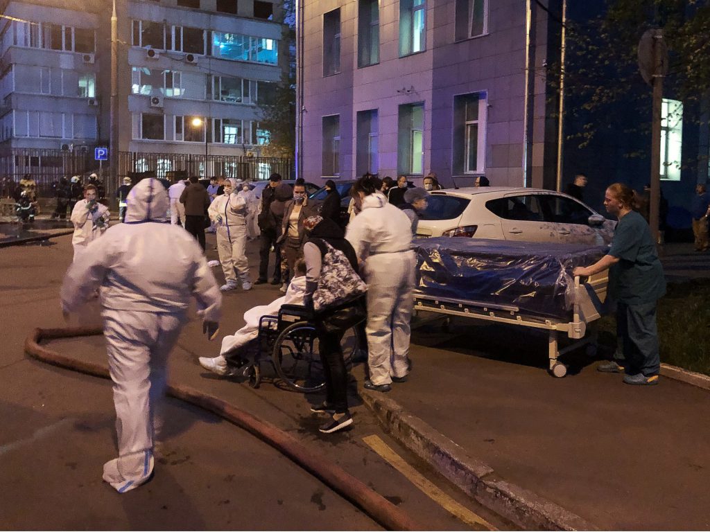 România, pe lista neagră a țărilor cu incendii în facilități COVID, alături de India, Bangladesh, Egipt și Rusia. Cel mai grav bilanț: 11 morți