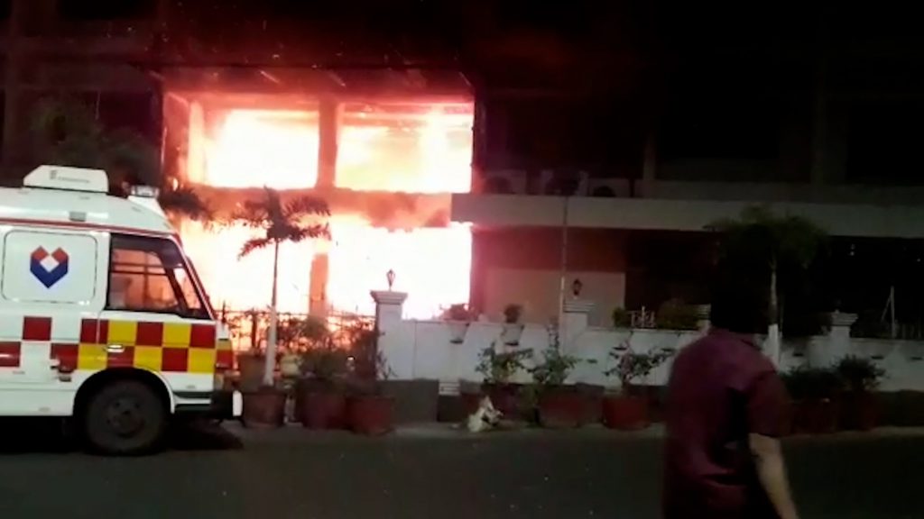 România, pe lista neagră a țărilor cu incendii în facilități COVID, alături de India, Bangladesh, Egipt și Rusia. Cel mai grav bilanț: 11 morți