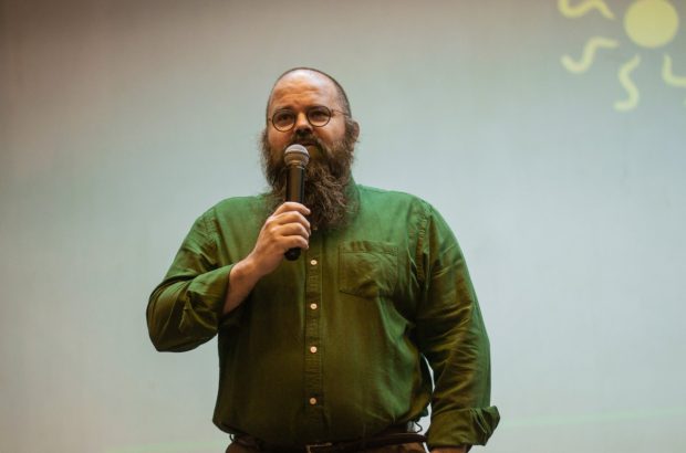 Recomandarea expertului Răzvan Cherecheș pentru autorități: „În loc să dea tonul unei relaxări, mai bine să comunice populației riscurile noii tulpini”