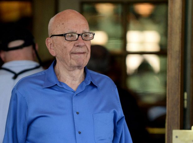 Rupert Murdoch i-a cerut lui Trump să nu candideze la Casa Albă și l-a amenințat că va susține un democrat, scrie o publicație britanică