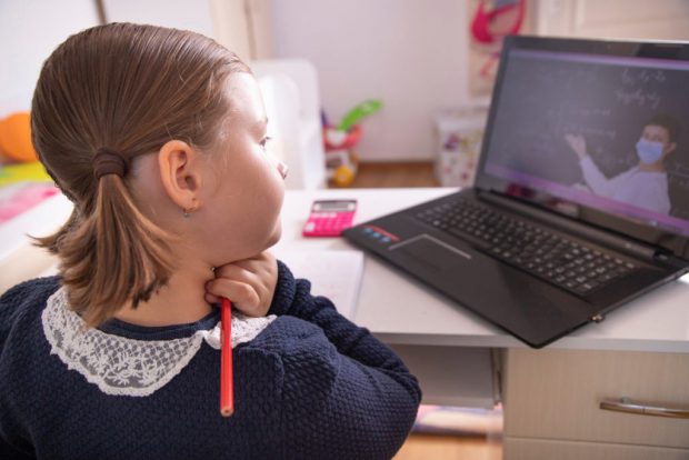 Comitetul Național pentru Situații de Urgență: școala online, prelungită până pe 7 februarie