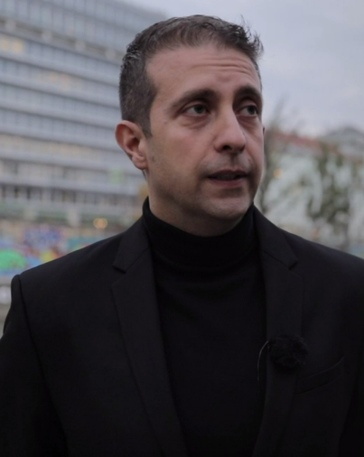 Teroristul de la Viena a jucat fotbal într-o echipă cu un nume legat de tradiția islamică. Cum arăta în legitimația din 2015