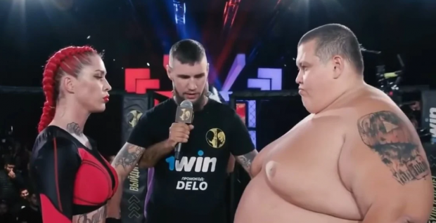 Luptă în cuşcă între o femeie de 63 de kilograme şi un bărbat de 240. Cine a câștigat
