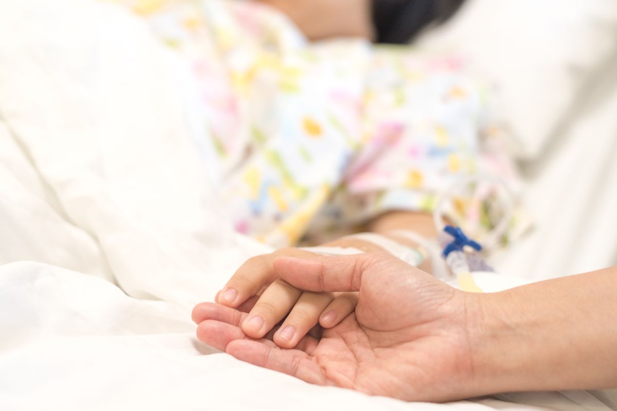 Un Copil De 7 Ani Din Botoșani A Murit în Spital, După Ce S-a întors De La școală. Părinții Spun Că Băiatul Era Răcit De Câteva Zile - Vimarsana News