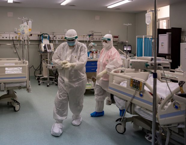 Un bebeluș și cinci tineri nevaccinați, între morții de COVID anunțați astăzi. Doi nu aveau comorbidități