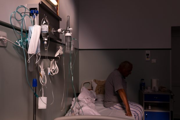 Medicii şi pacienţii reacţionează la propunerea ministrului sănătății de a introduce o nouă taxă în spitale de stat