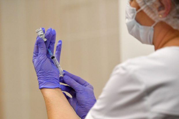 Expert OMS, despre combaterea COVID-19: Rata de imunizare trebuie să fie de cel puţin 60%