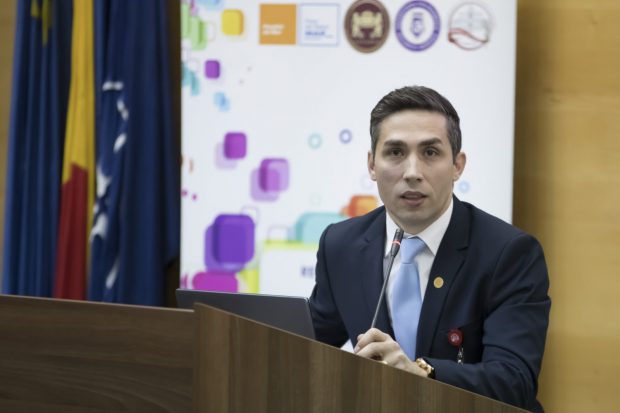 Al treilea val de coronavirus ar afecta vaccinarea? Valeriu Gheorghiță, coordonatorul campaniei de vaccinare anti-COVID, în direct la Adriana Nedelea LA FIX