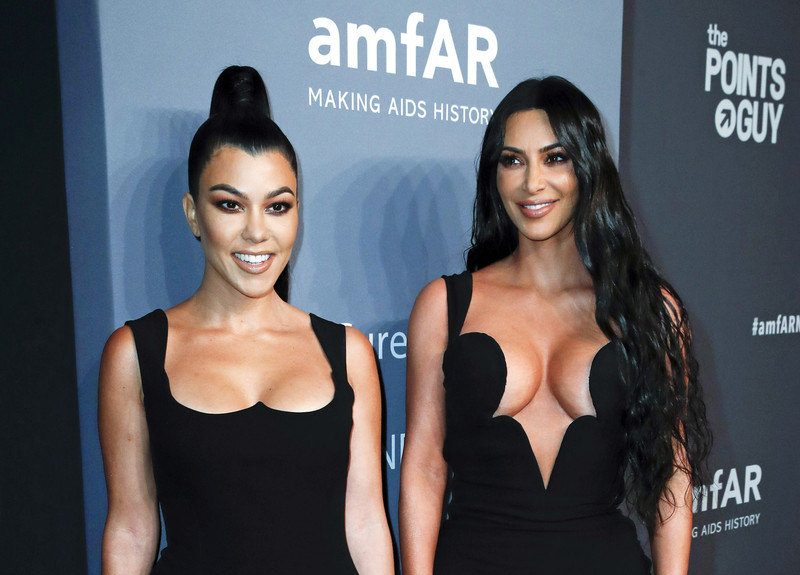 Kourtney Kardashian a promovat o teorie a conspirației care susține că purtarea măștilor sanitare poate duce la cancer. “E inacceptabil, nu există nicio dovadă”