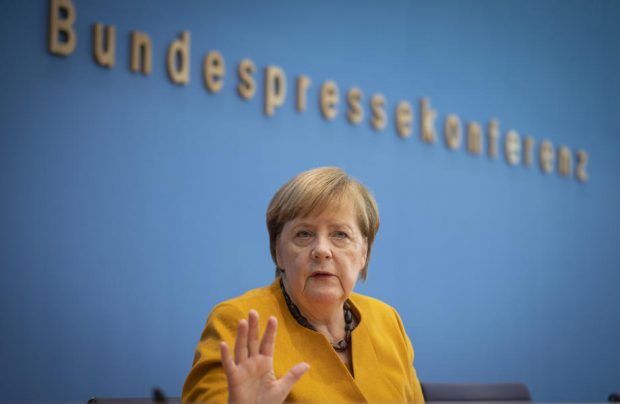 Germania pregătește noi restricții, după ce Merkel a admis că țara este în toiul unui val COVID „dramatic”