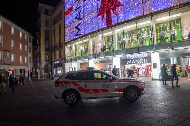 Posibil atac terorist, comis de o femeie într-un magazin din Lugano, Elveția
