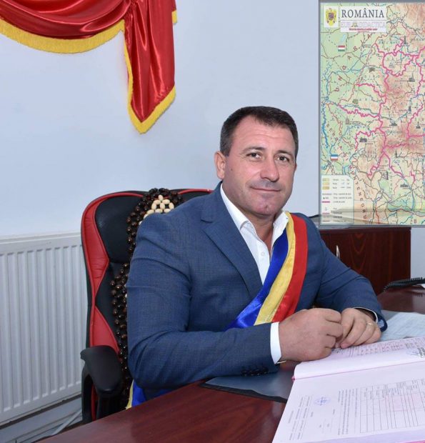 Un primar PNL din Vrancea a vrut să-și cumpere o limuzină de 60.000 de euro cu bani din bugetul local. Explicațiile edilului