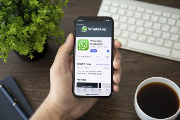 WhatsApp încearcă să-și liniștească utilizatorii, precizând că nu le interceptează conversațiile