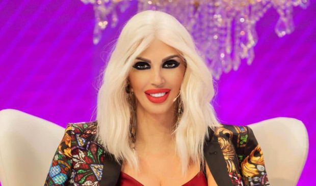 Care este cea mai scumpă piesă vestimentară din garderoba Ralucăi Bădulescu. „Are 27 de kilograme, deși este foarte scurtă”