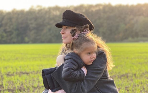 Laura Cosoi nu poate trece peste moartea tatălui ei, răpus de COVID-19. „Din păcate starea lui s-a schimbat în decurs de câteva ore”