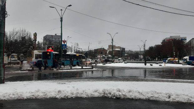 Ninsori în țară și în București. Stratul de zăpădă de 10 centimetri în Capitală