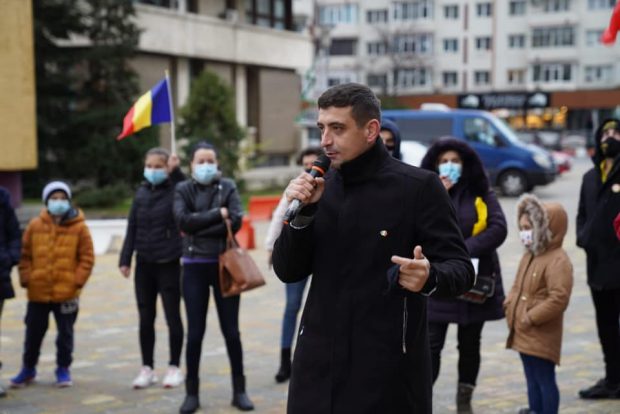 Liderul AUR, George Simion, a plecat în turneu prin țară pentru a le mulțumi personal votanților