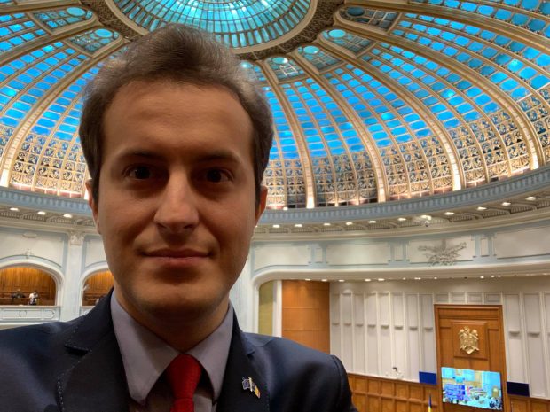 PUBLICITATE ELECTORALĂ. O Românie Fără Hoție. Candidat USR-PLUS la Camera Deputaților, Mihai Badea, propune renunțarea la imunitatea miniștrilor parlamentari