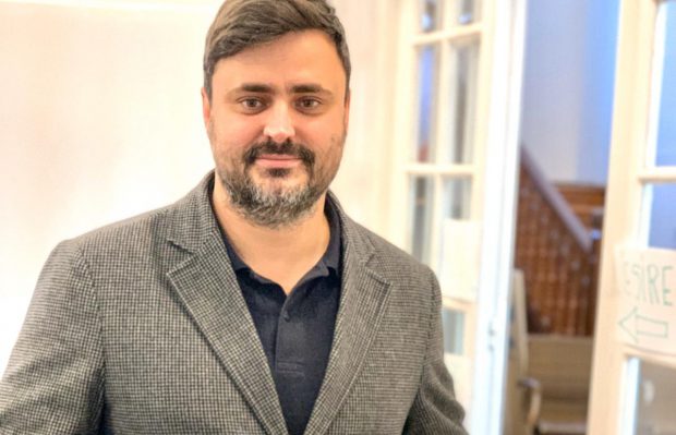 PUBLICITATE ELECTORALĂ | O Românie fără hoție. Interviu cu Tudor Pop, candidat la alegerile parlamentare