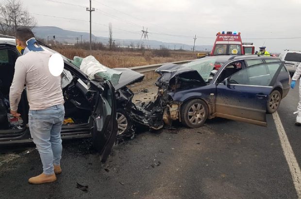 VIDEO / Doi morți și trei răniți pe DN1, între Avrig și Porumbacu de Jos. Imagini cumplite de la locul impactului