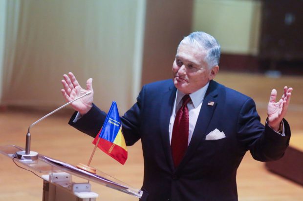 În ce condiții va ridica SUA obligativitatea vizelor pentru români