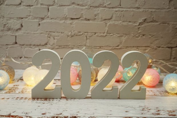Ajunul Anului Nou 2022. Tradiții și superstiții în noaptea dintre ani în România și în lume
