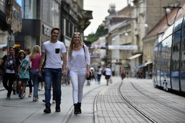 Cum au trăit cutremurul fotbaliștii croați care evoluează în România. „I-am spus fetiței că dansează casa ca să nu se sperie”