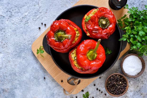 Ardei umpluți – rețete cu carne tocată și orez la cuptor
