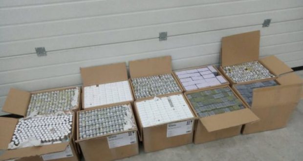 Substanțe interzise, de 460.000 de dolari, găsite într-un microbuz al Ambasadei Moldovei în Rusia. Ambasadorul, chemat de urgență la Chișinău