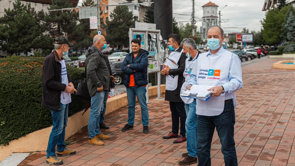 Candidat pe listele USR-PLUS în Gorj a postat un clip electoral cu nepoata minoră. Corneliu Răducan Morega a luat numele baronului Morega, dar îl ascunde în campanie!