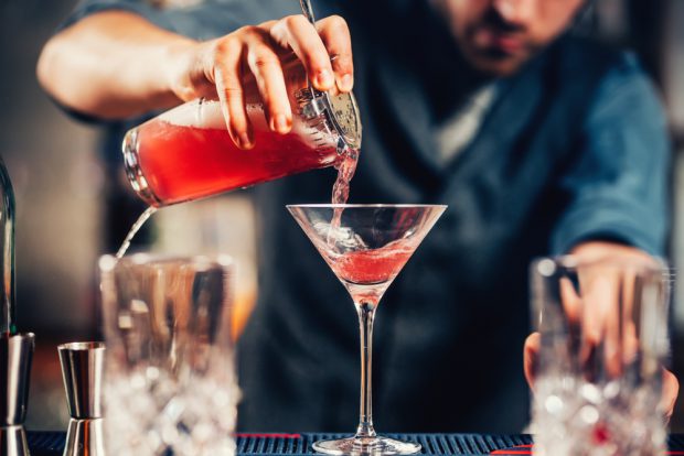 Cocktailuri – Cele mai bune 40 rețete de cocktailuri delicioase, cu sau fără alcool