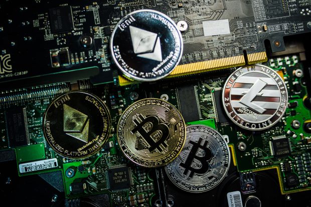 Poliția Română cumpără soft-uri pentru monitorizarea tranzacțiilor de criptomonede