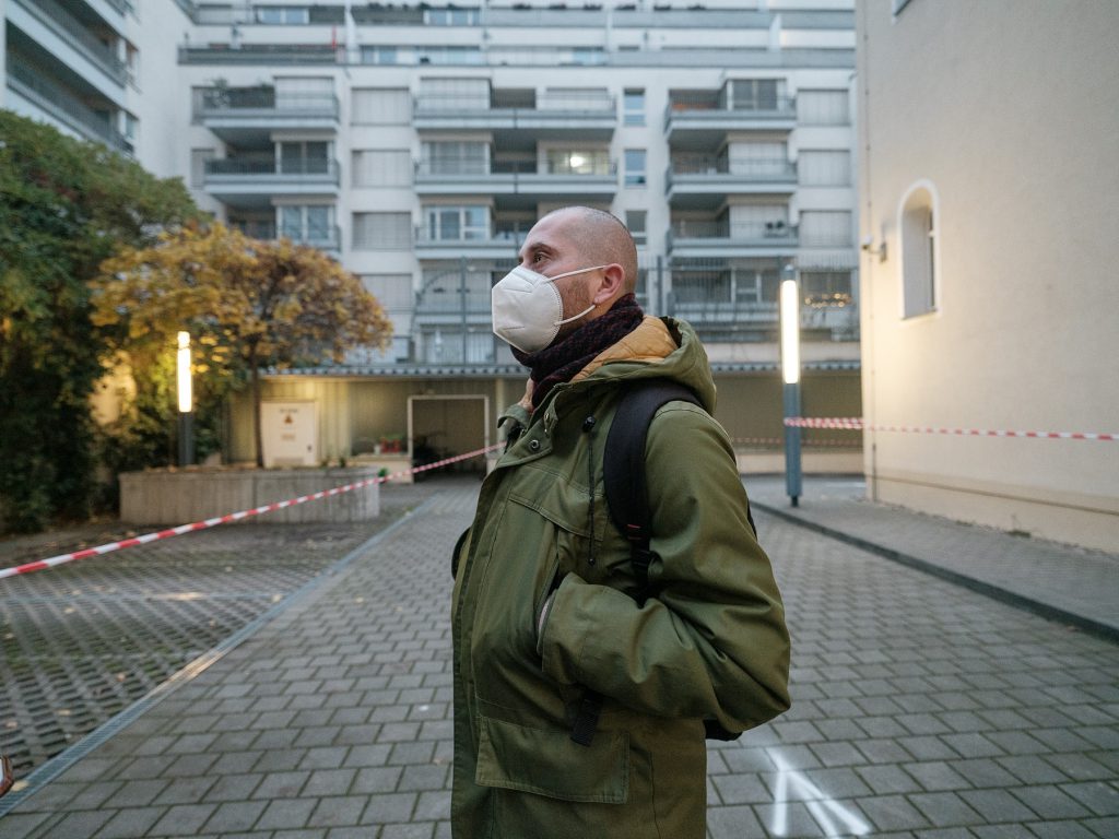 Reportaj la o secție de vot din Germania. Românii vin la urne cu gândul la familiile lor de acasă: „Să le meargă mai bine”