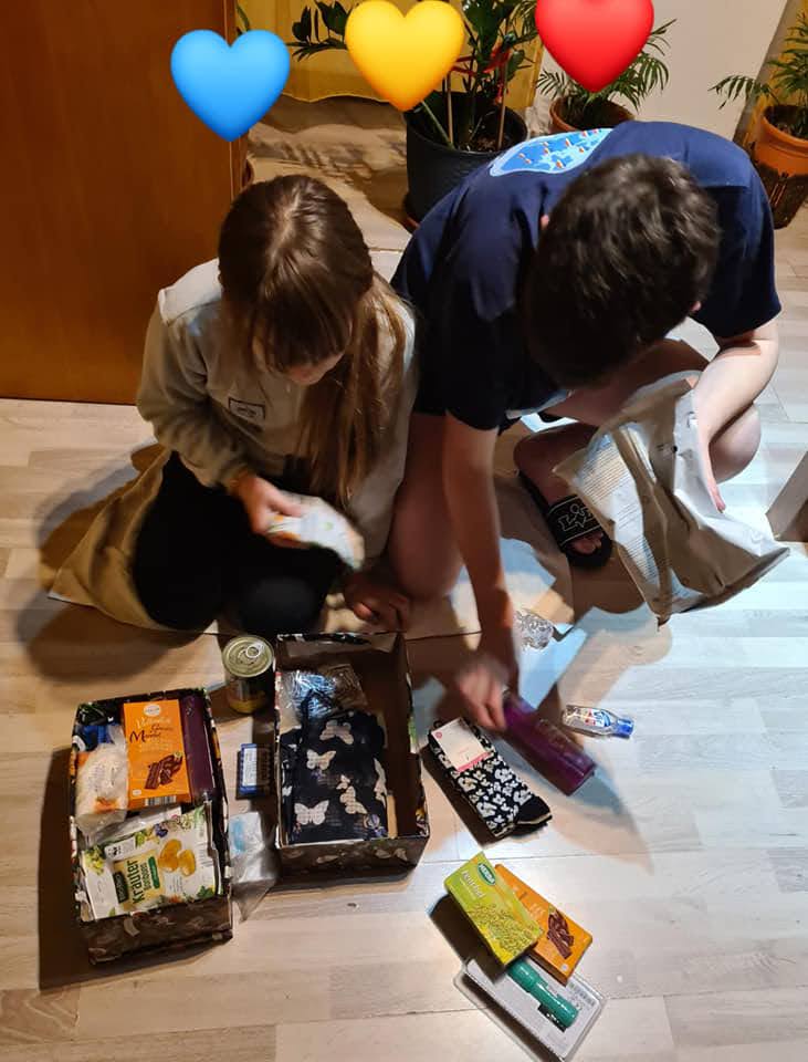 Mii de români din toată Europa trimit cadouri în țară, într-o campanie unică: Super Eroi de Crăciun