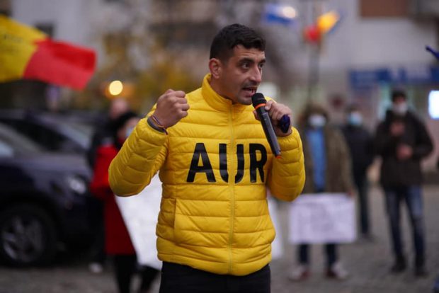 Liderul AUR a filmat anul trecut, în Primăria Iași, un clip electoral cu scene interzise minorilor. Cum a explicat George Simion