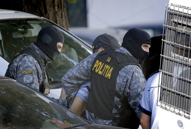 Polițist de la investigații criminale: ”Mă cac pe el avocat!”. Reacția Poliției pentru Libertatea