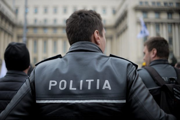 Un bărbat din Tulcea şi-a dat dispărut copilul aflat la joacă. Părintele, sancţionat cu avertisment de polițiști