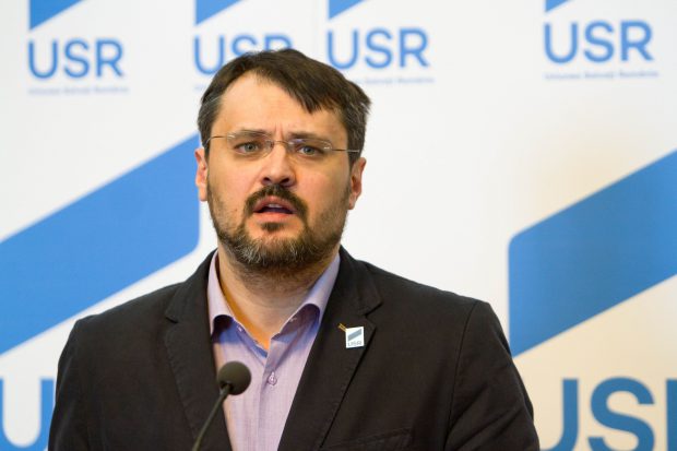 Cristian Ghinea, USR-PLUS: Nu acceptăm orice ministere, nu intrăm la guvernare de decor. PNL, invitat la discuții