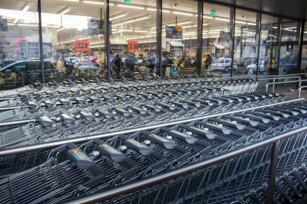 Program magazine și supermarket-uri de Revelion 2021. Ce orar de funcționare au marile magazine de Anul Nou